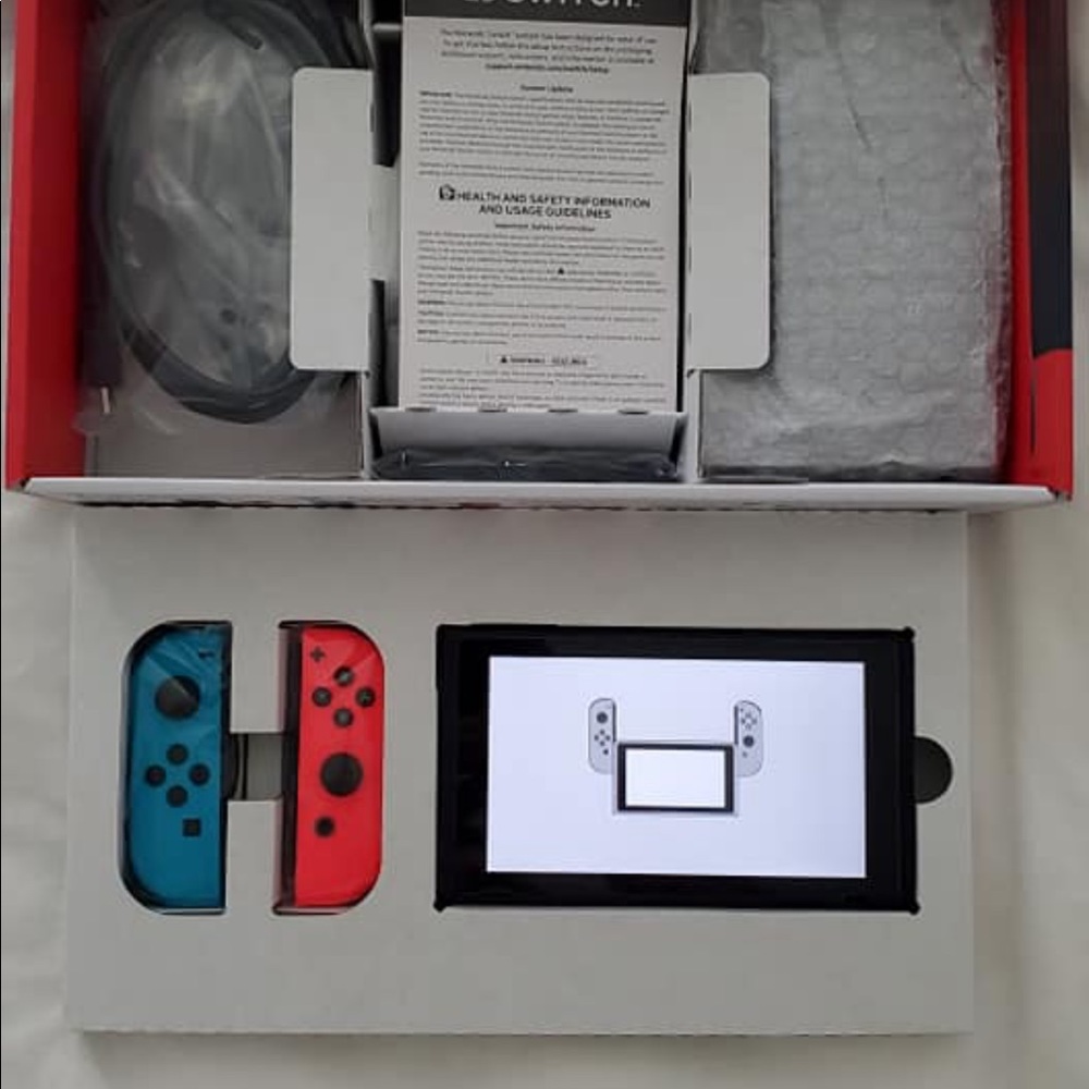 Nintendo switch - Picture 2 of 2